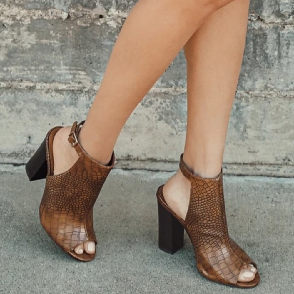Crocodile Peep-Toe Ankle Strap Booties 7.4 - 37.5"
